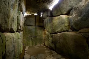 Tìm thấy hầm mộ 1.500 năm tuổi của tướng Nhật Bản