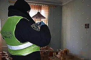 Rùng rợn bà cụ 77 tuổi sống chung với xác ướp 30 năm