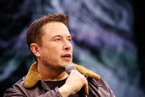 Lo tận thế, tỉ phú Mỹ muốn đưa 1 triệu dân lên sao hỏa