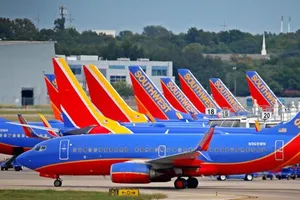 Máy bay hãng Southwest lại bị vỡ kính cửa sổ khi bay