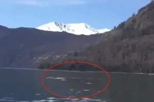 Trung Quốc cũng có thủy quái như ở hồ Loch Ness?