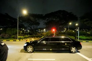 Đoàn xe ông Kim Jong-un đến sân bay, chuẩn bị về nước