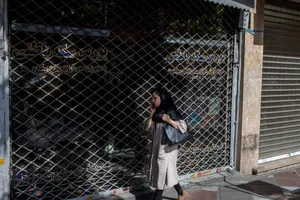 Mỹ tái áp đặt trừng phạt, Iran đánh tiếng muốn đối thoại