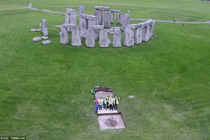 Phát hiện thêm bí ẩn ở bãi đá cổ Stonehenge 5.000 năm
