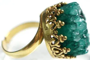 Vô tình tìm thấy nhẫn vàng cổ của nữ hoàng Elizabeth