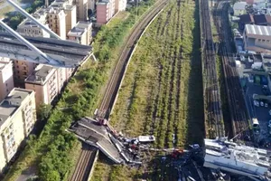 Thảm họa sập cầu cao tốc ở Ý khiến ít nhất 35 người thiệt mạng