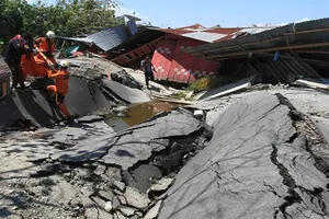 Thảm họa kép ở Indonesia: Đất bỗng nhiên hóa lỏng