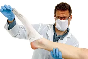 Nhập viện vì thói quen... ngửi vớ thối mỗi ngày