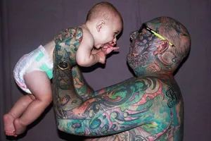 Chi 90.000 USD để xăm kín người