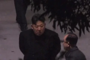 Video: ông Kim xuống tàu lửa nghỉ ngơi tại trạm dừng chân 