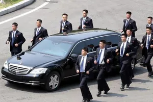 Biết gì về dàn vệ sĩ chạy bộ bảo vệ ông Kim Jong-un?