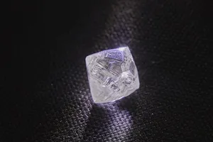 Tìm thấy viên kim cương 100 carat hình bát diện tuyệt đẹp