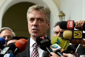Vì sao Venezuela bất ngờ trục xuất đại sứ Đức?