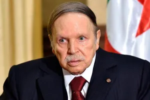 Tổng thống Algeria tuyên bố từ chức