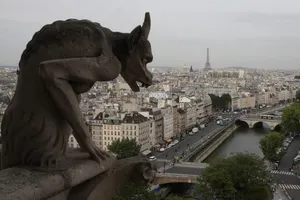 Quái thú Gargoyle vẫn nguyên vẹn sau vụ cháy Nhà thờ Đức Bà 