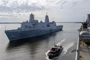 Phát hiện camera quay lén trong buồng tắm nữ trên tàu đổ bộ Mỹ