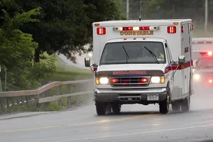 Kỳ lạ tim bệnh nhân đập trở lại sau khi xe cấp cứu gặp ổ gà