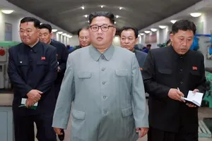 Ông Kim Jong-un thị sát nhà máy chế tạo ICBM