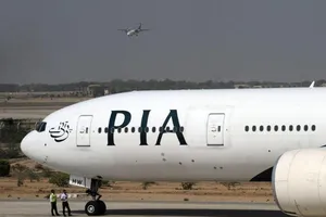 Hành khách mở cửa thoát hiểm máy bay vì tưởng nhầm là toilet