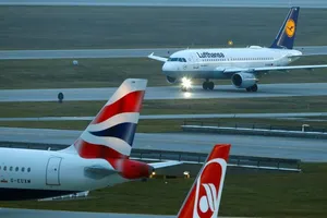 Sau Mỹ, các hãng hàng không thế giới 'né' không phận Iran