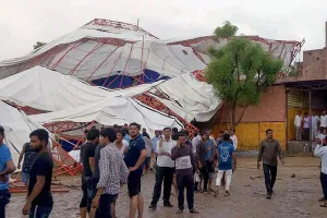 Sập lều lễ hội ở Ấn Độ khiến 64 người thương vong