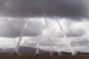 Dàn hỏa lực của Mỹ dội bom thép trong đợt tập trận mới nhất