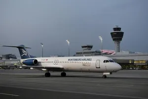 Máy bay phải hạ cánh khẩn vì phi công ngất xỉu