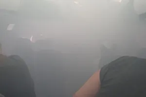 Máy bay hạ cánh khẩn vì khói ngập khoang hành khách