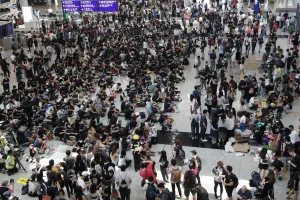 Lượng khách đến Hong Kong giảm kỷ lục