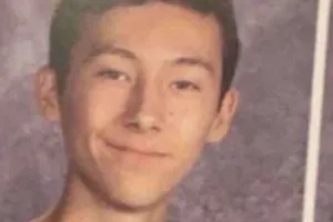 Nam sinh xả súng giết bạn học ở California đã chết