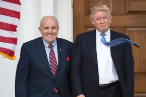 Ông Trump nói không chỉ đạo luật sư điều tra ông Biden