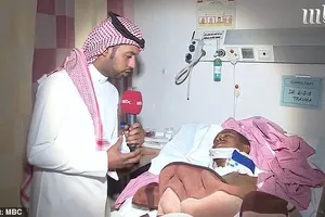 May mắn sống sót dù rơi vào chuồng hổ và bị tấn công