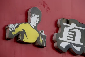 Con gái Lý Tiểu Long đòi nhà hàng cơm bồi thường 30 triệu USD