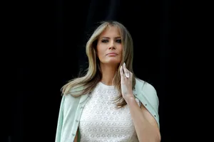 Giải mã khuôn mặt lạnh băng của đệ nhất phu nhân Melania