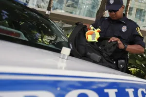 Cảnh sát có mặt tại hiện trường. Ảnh: REUTERS