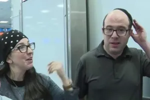 Kiện hãng hàng không vì nói mình bốc mùi