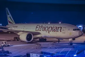 Hãng hàng không Ethiopian Airlines quyết không dừng các chuyến bay đến Trung Quốc. Ảnh: SHUTTER STOCK