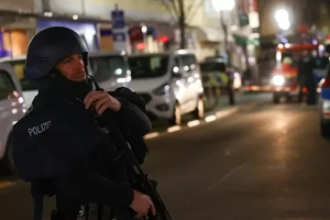 Xả súng hàng loạt tại 2 quán bar shisha Đức