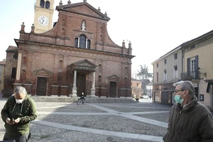 Thị trấn Codogno, nơi dịch bệnh bùng phát, trở nên vắng vẻ. Ảnh: AP