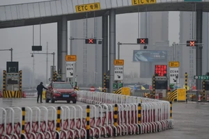 COVID-19: Đâm chết 2 nhân viên vì bị chặn kiểm tra dịch