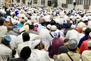 Nhiều người quy tụ về Indonesia để tham dự thánh lễ. Ảnh: MASHABLE