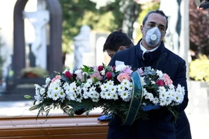 COVID-19 Ý: Ca tử vong lại tăng kỷ lục