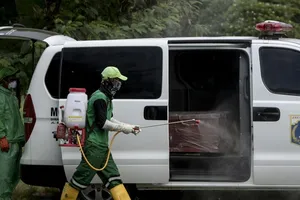 Cận cảnh quy trình an táng người mất vì COVID-19 tại Indonesia