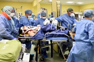 Một ngày Ý ghi nhận 969 ca tử vong. Ảnh: REUTERS