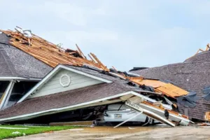 Kinh hoàng vòi rồng làm 32 người chết ở Mỹ