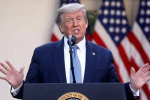 Tổng thống Mỹ Donald Trump phát biểu trong cuộc họp báo về COVID-19, tại Nhà Trắng ngày 15-4. Ảnh: REUTERS