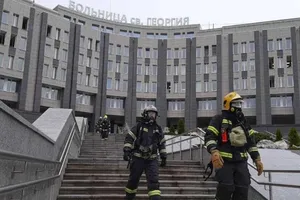 Nga: 4 ngày, cháy 2 bệnh viện điều trị bệnh nhân COVID-19 