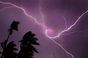 Sét thường đi kèm theo các cơn mua gió mùa ở Ấn Độ. Ảnh: EPA