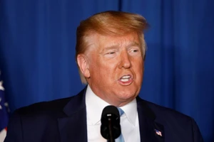 Twitter đã gỡ xuống một hình ảnh mà Tổng thống Mỹ Donald Trump đăng lên trước đó, sau khi nhận được khiếu nại bản quyền. Ảnh: REUTERS