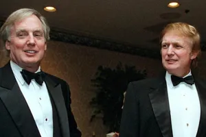 Ông Robert Trump (trái) vừa qua đời ở một bệnh viện TP New York. Ảnh: AP